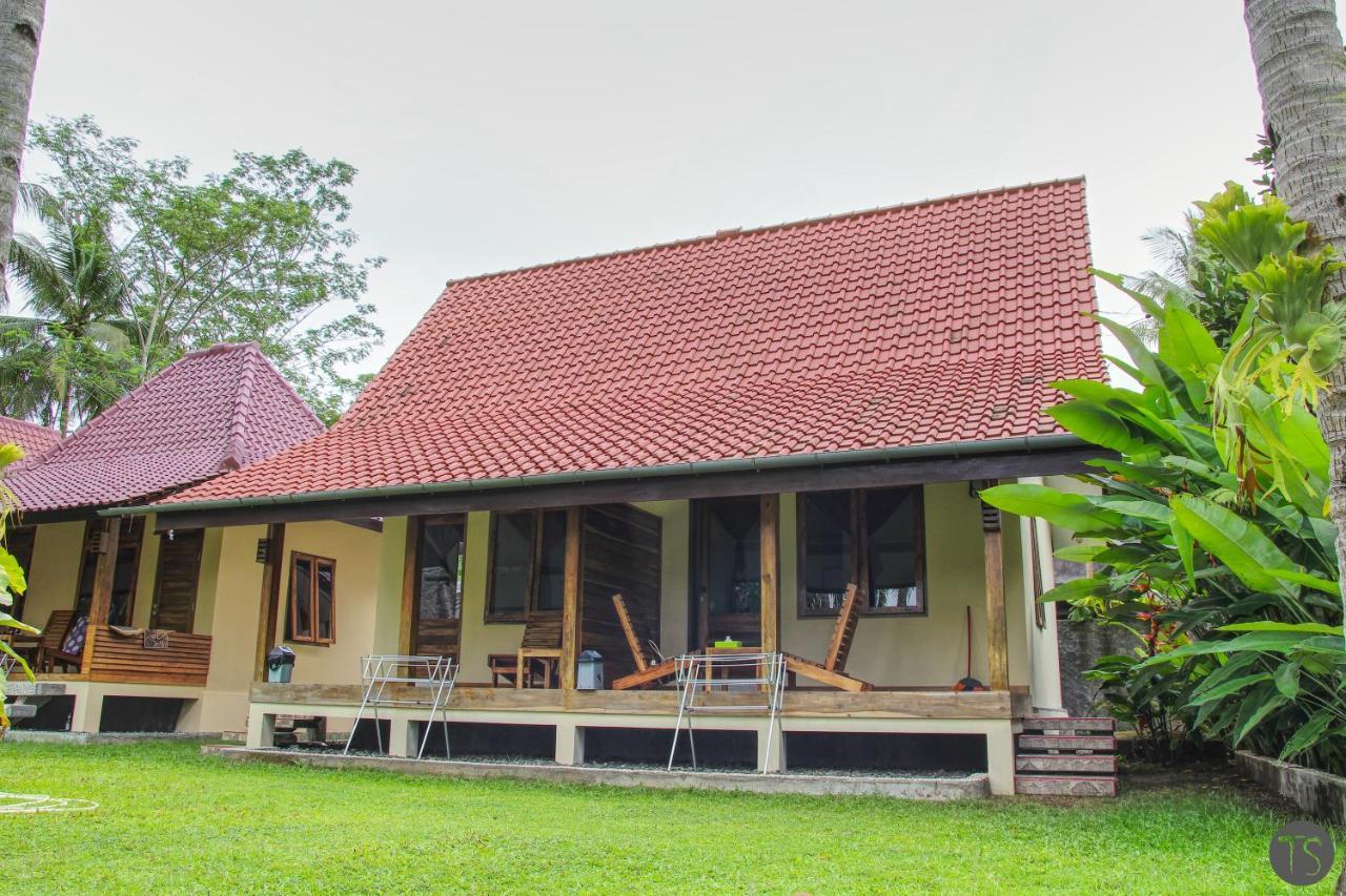 Sadati Home Stay Batukaras Екстер'єр фото